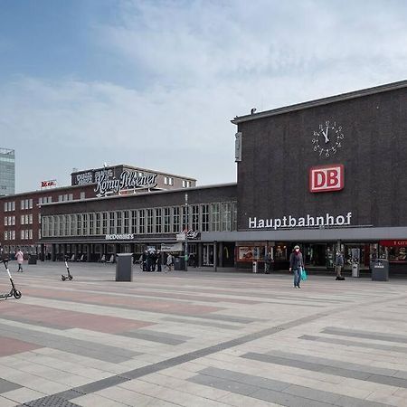 - Cozy Apartment In The Heart Of Duisburg With New York Design & Betten & Sofa - 5 Mins Central Station Hbf - Big Tv & Wifi -- エクステリア 写真